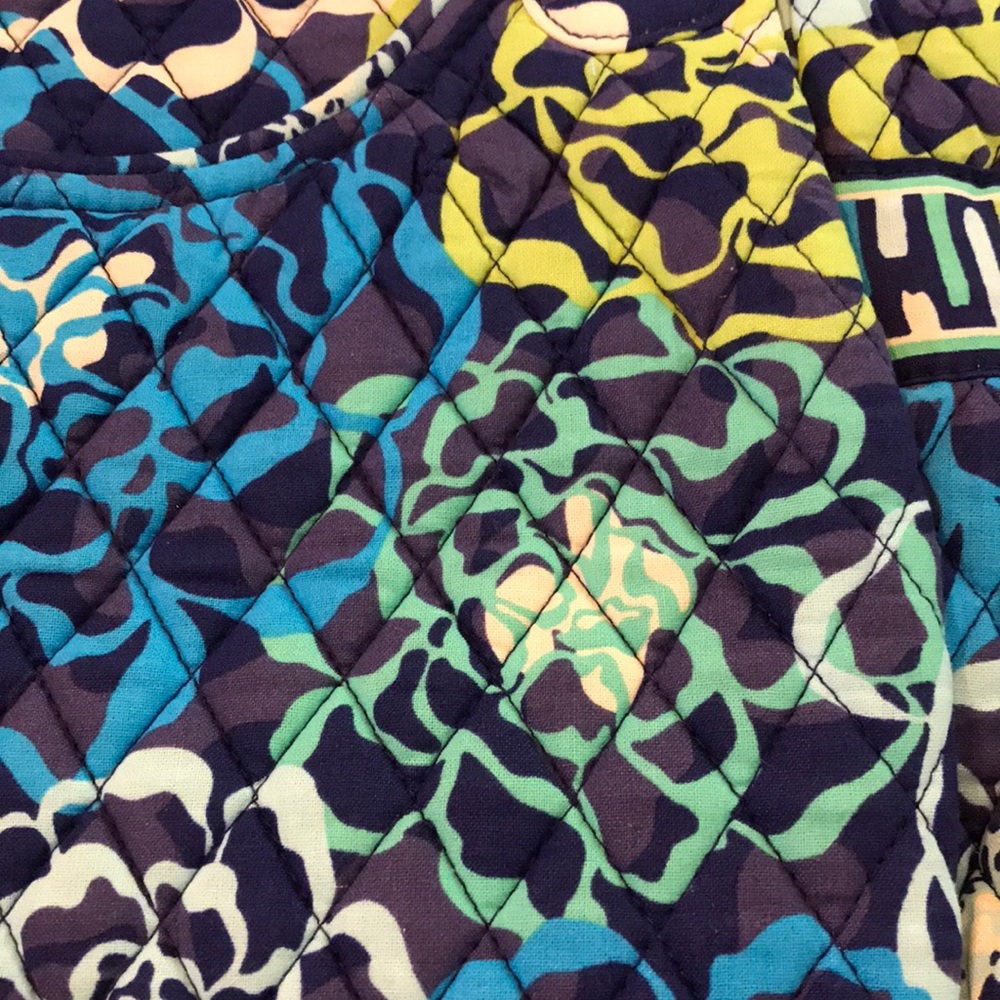 Vera Bradley iconic glenna tote. - Picture 2 of 5